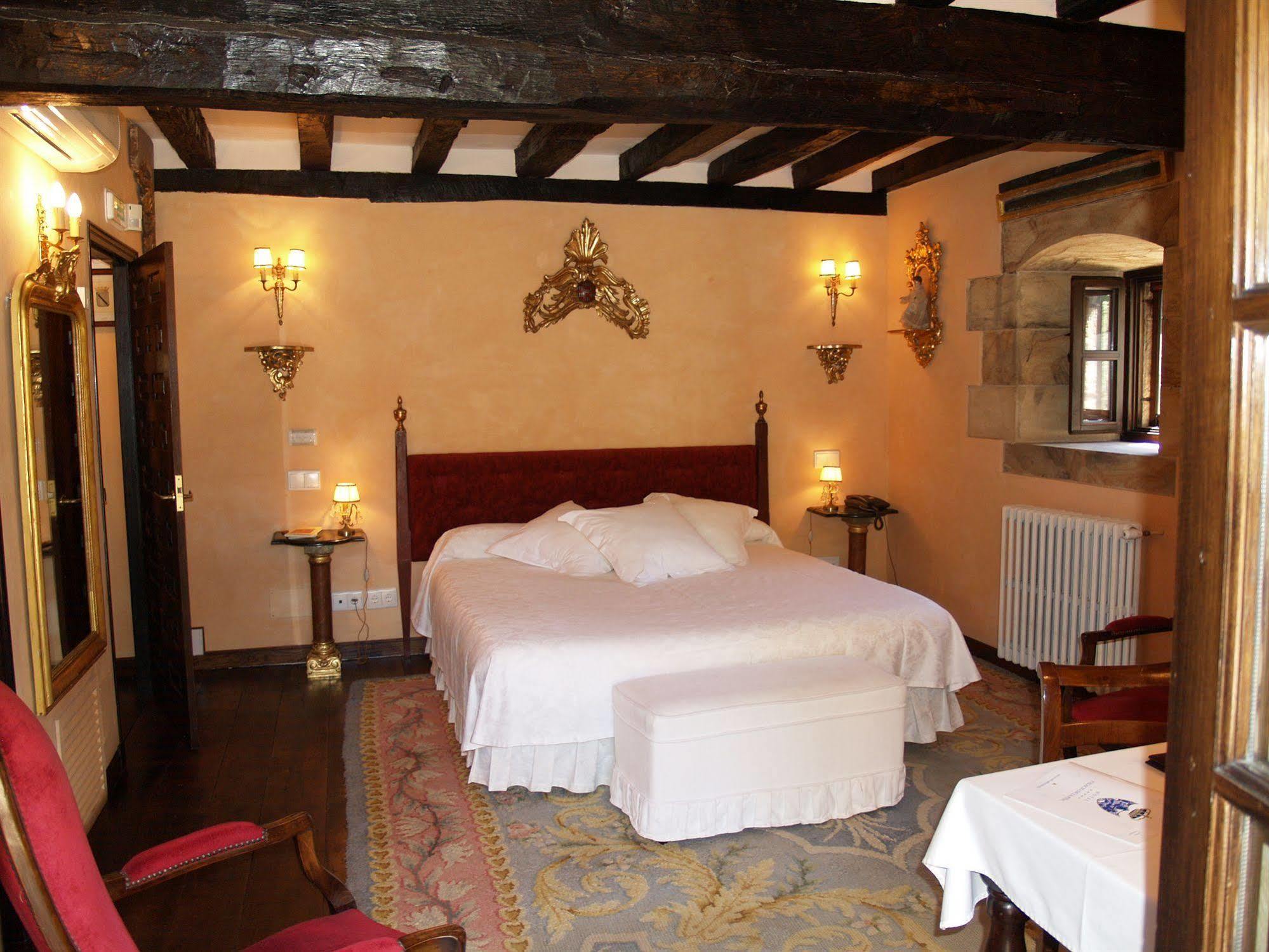 Hotel Palacio De La Pena Cantabria Ajo Kültér fotó